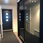 Naekoealahuoneisto 426 Syöte