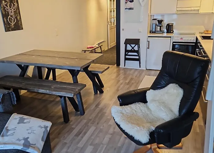 Naekoealahuoneisto 426 Syöte